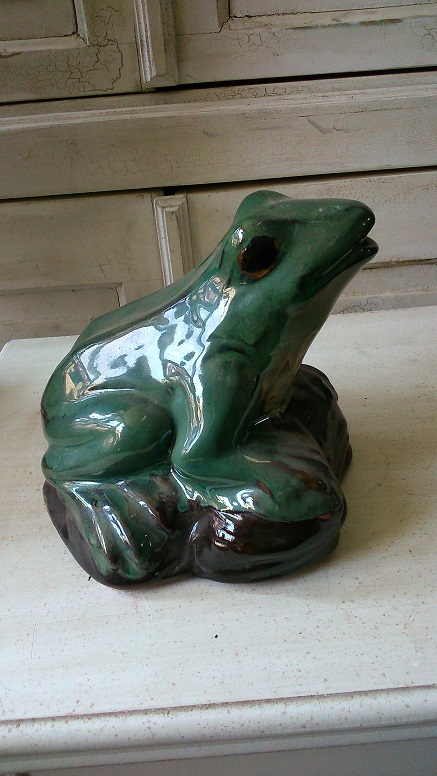 frog porcelain