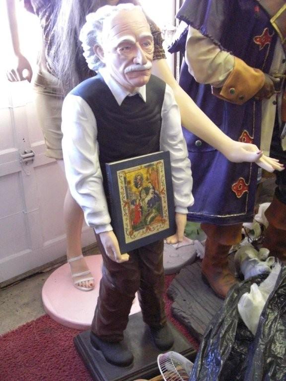Einstein Statue