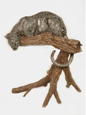 Bronze Cheetah on Tree - Click Image to Close