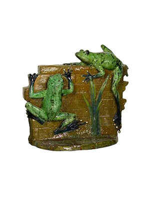 Bronze 2 Frogs on a Wall - Special Patina