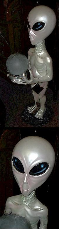 Alien Holding Lamp