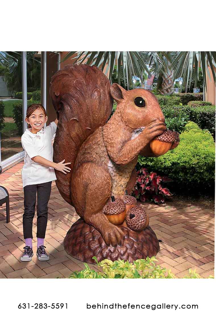 Giant Squirrel Statue - Click Image to Close