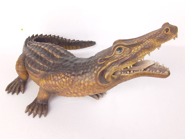 Crocodile Walking / Fiberglass Crocodile Walking / Fiberglass ...