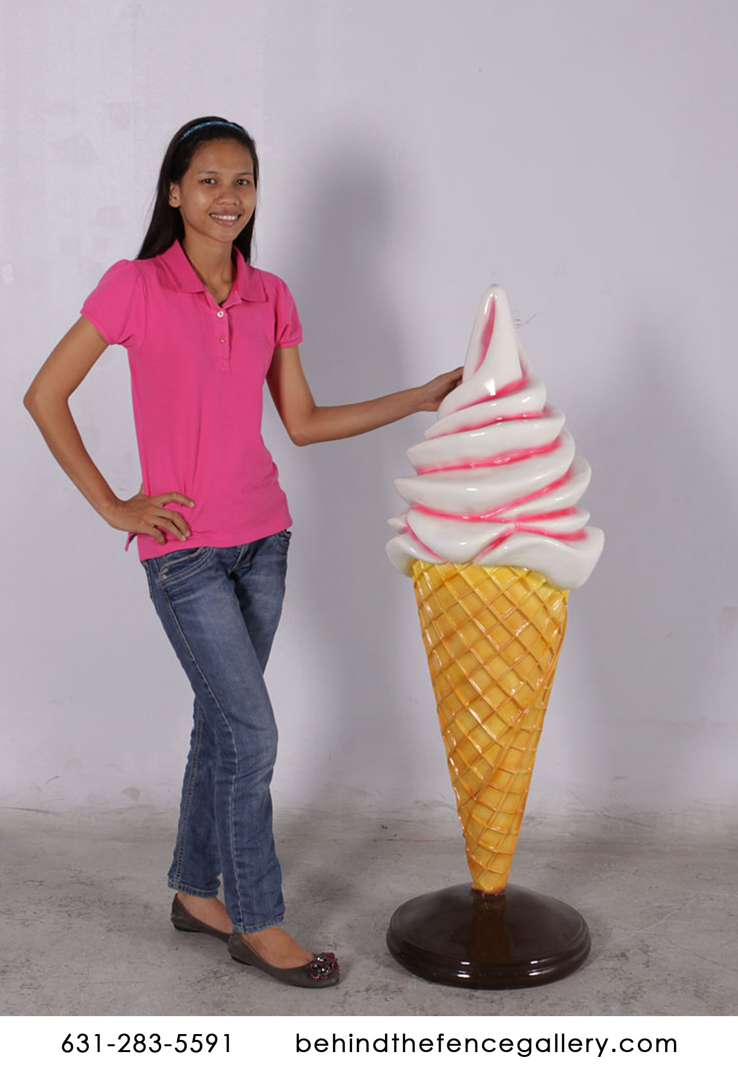 Soft Serve Vanilla Ice Cream Twist Cone on Base Statue - Click Image to Close