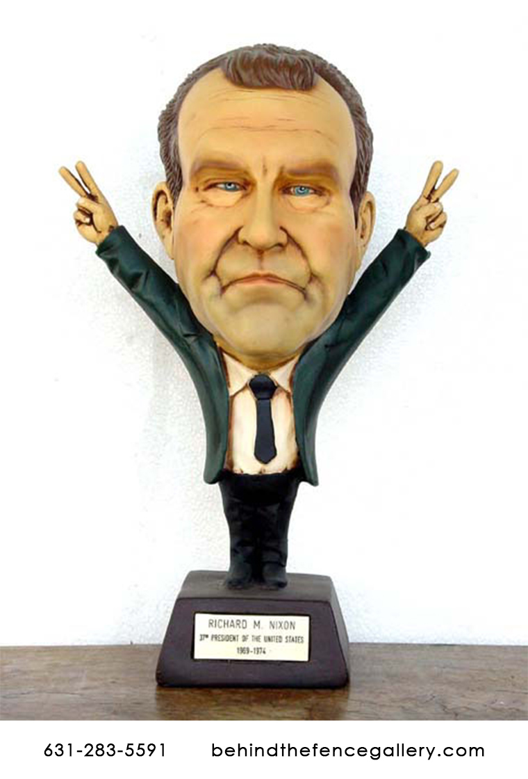 Richard Nixon Statue - Click Image to Close