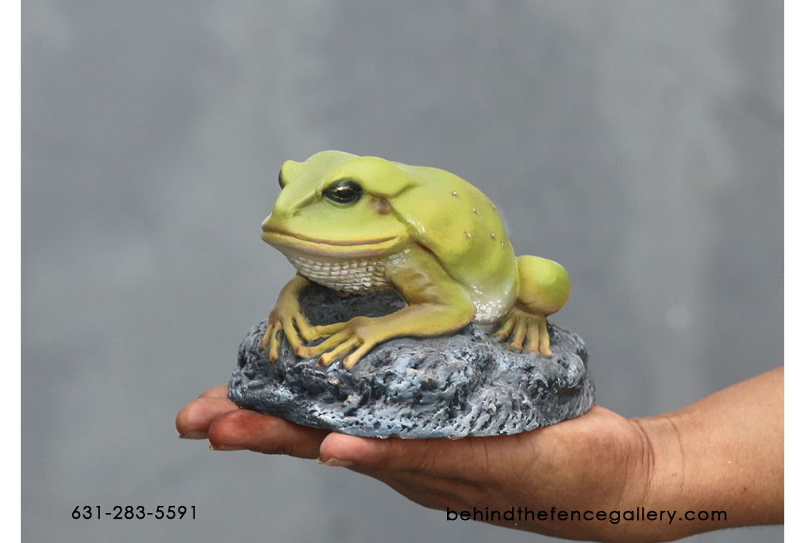 Green Frog on Rock Statue Green Frog on Rock Life Size Statues