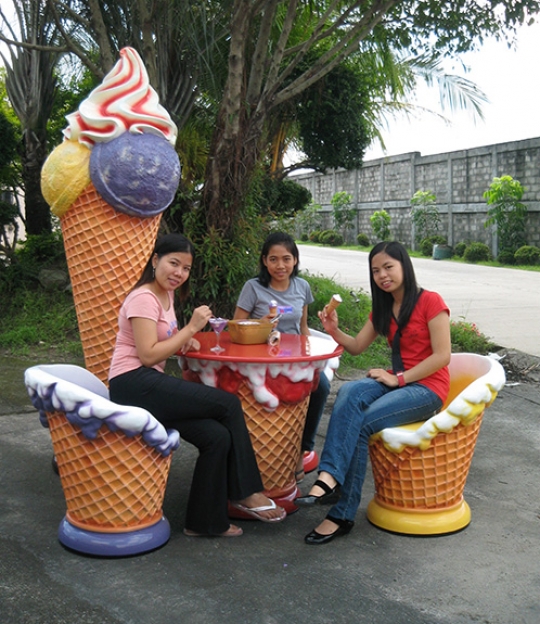 Fiberglass Grape Flavor Ice Cream Chair