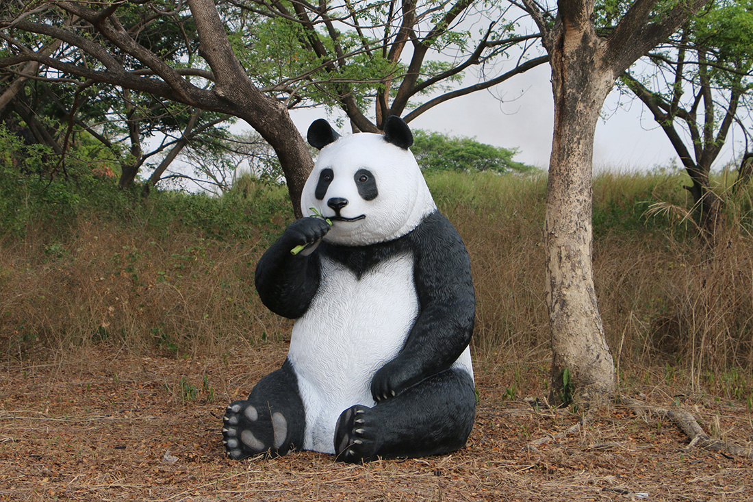 Giant Sitting Panda Bear Eating Fiberglass Statue Giant Sitting Panda Bear Eating Fiberglass Statue