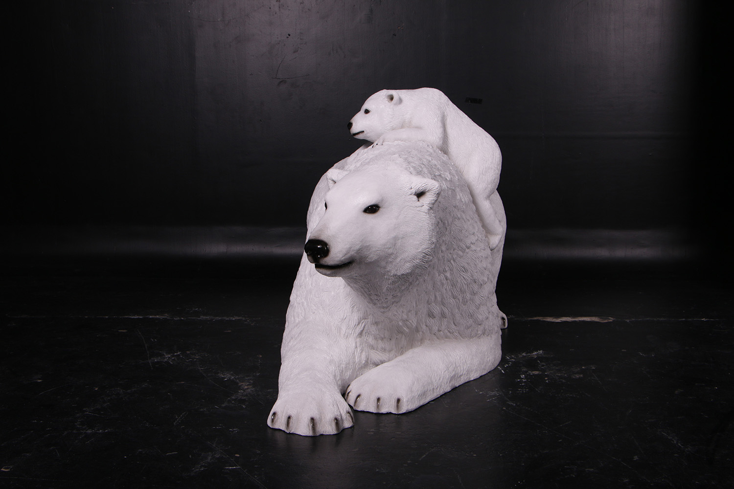 Life Size Polar Bear Mother and Cub Statue