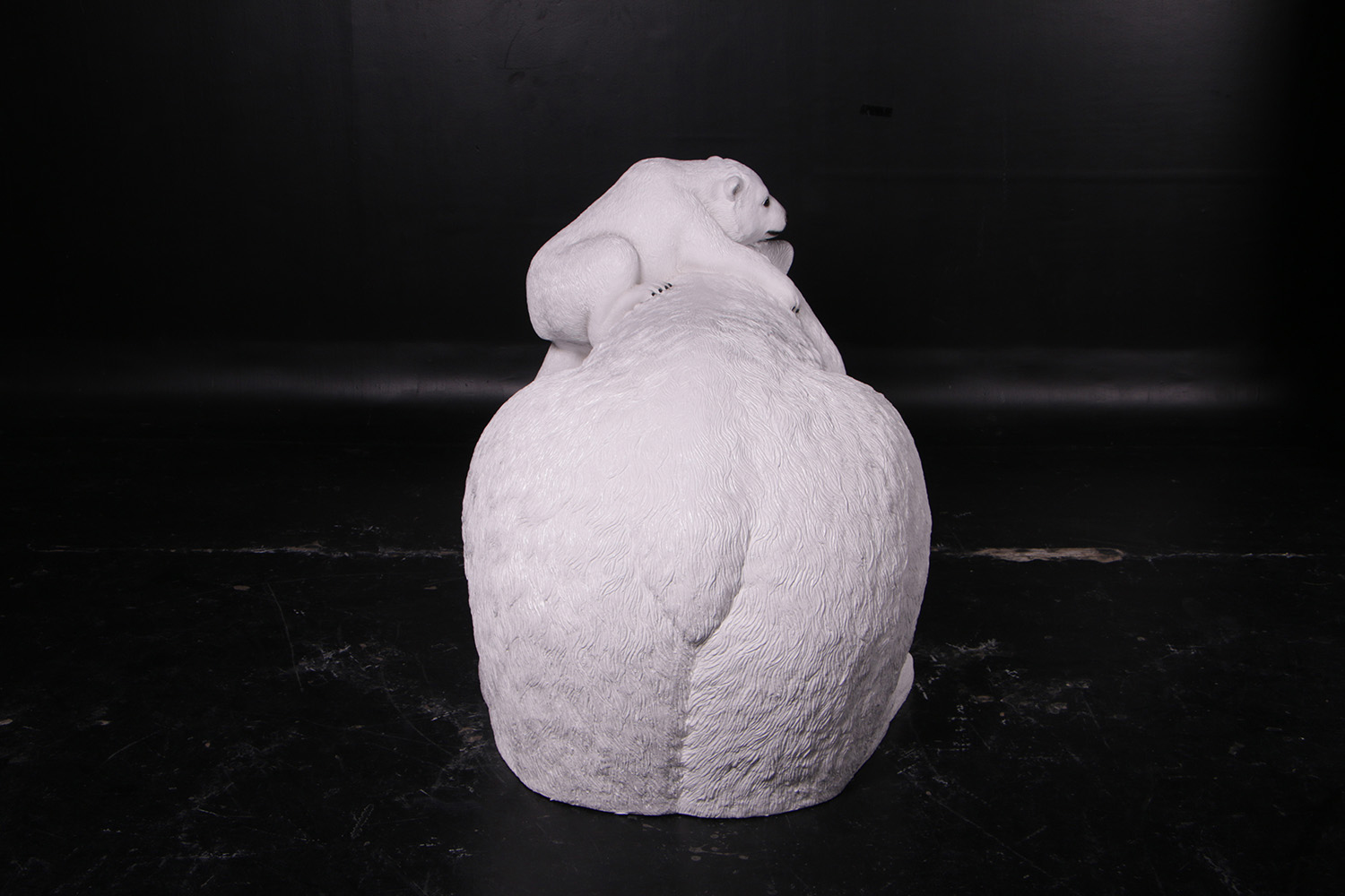 Life Size Polar Bear Mother and Cub Statue